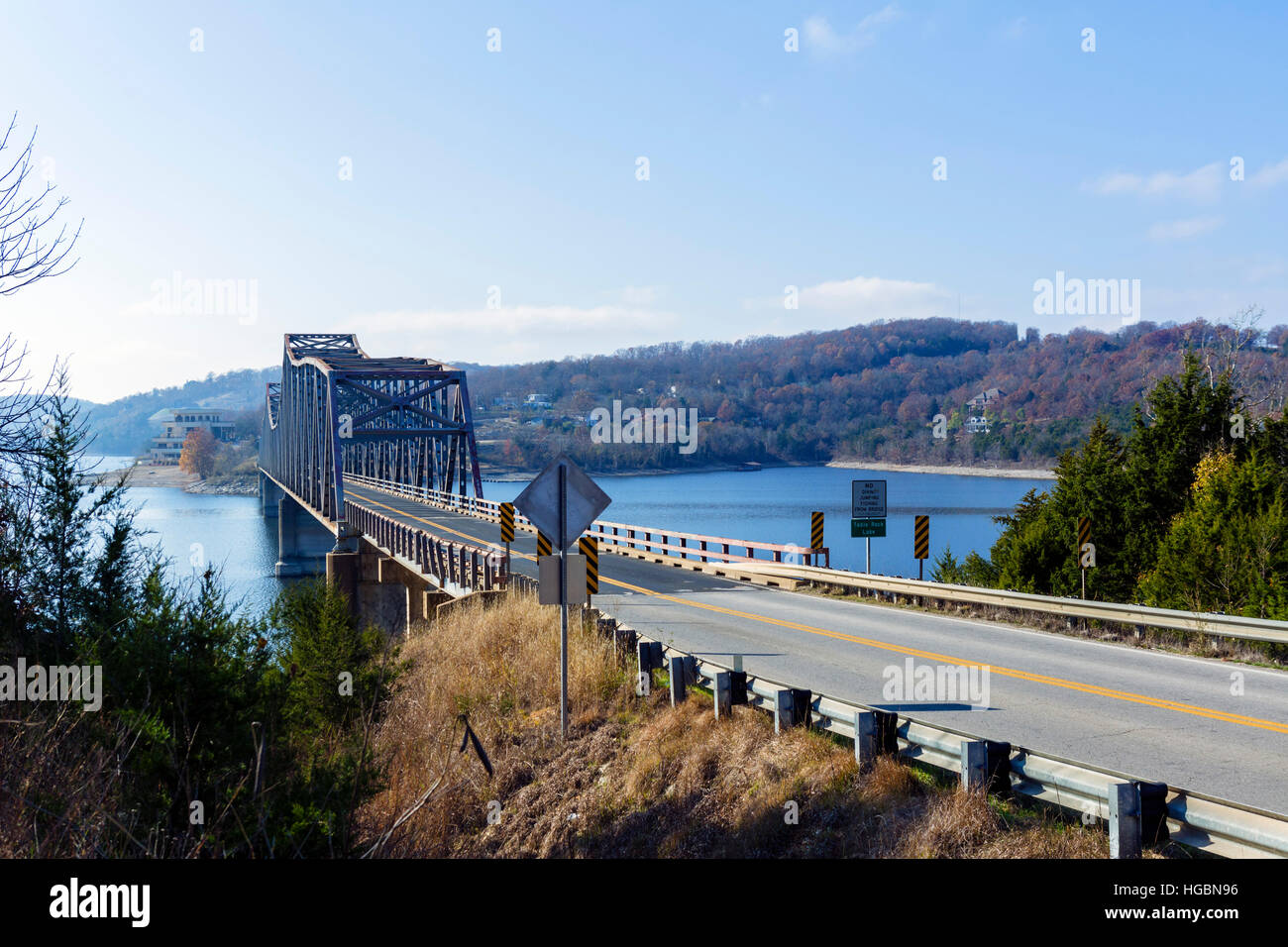 Brücke überqueren auf MO-86 Table Rock Lake, Ridgedale, Ozarks, Missouri, USA Stockfoto