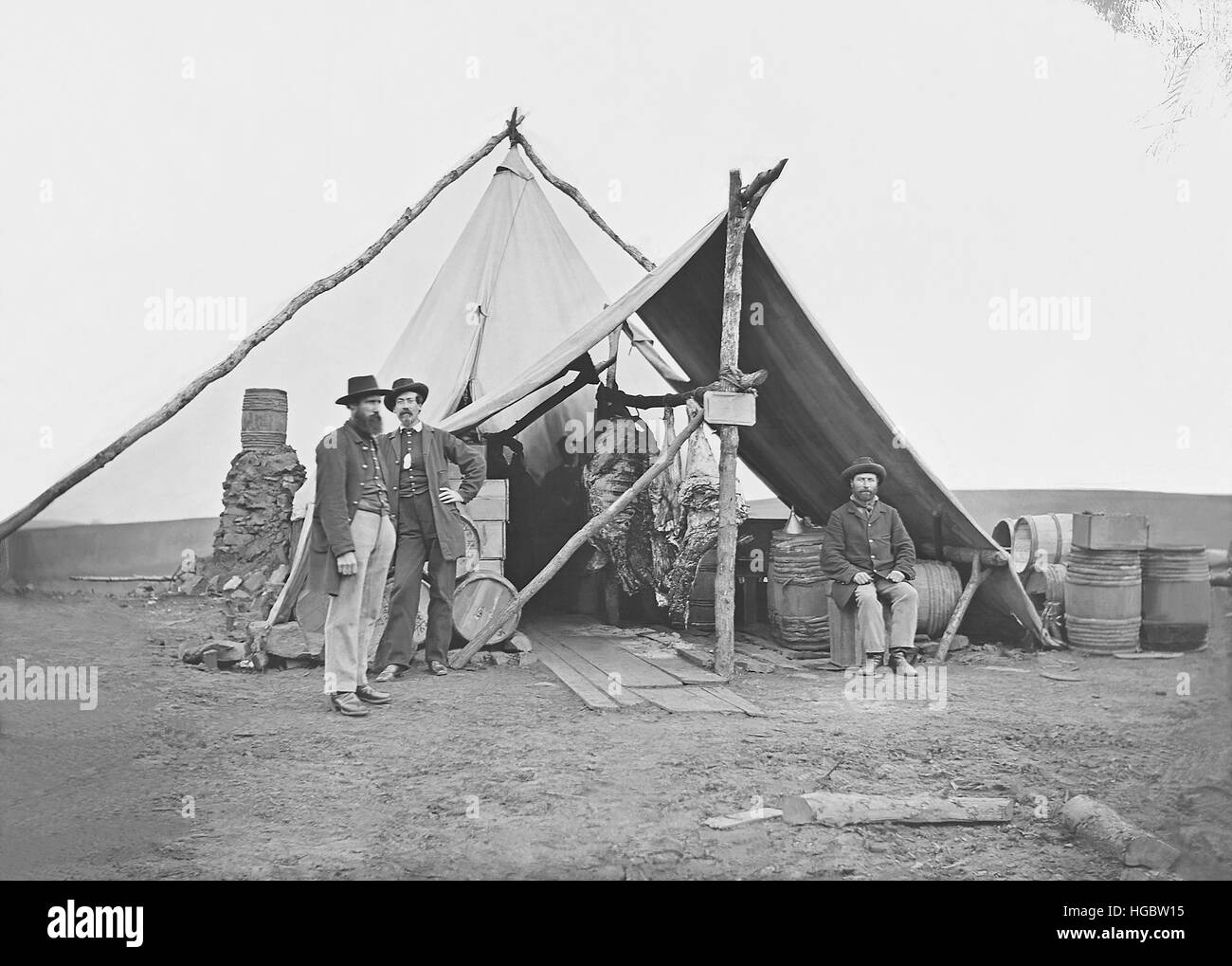 Gekleidete Rind hängen im Zelt während Amerikanischer Bürgerkrieg. Stockfoto