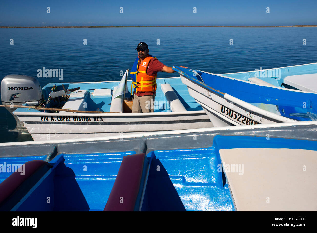 Boote für Sichtungen von Grauwale Kalben & Zucht Lebensraum, Bahia Magdalena in Sea of Cortez, Baja California Sur, Mexiko. Stockfoto