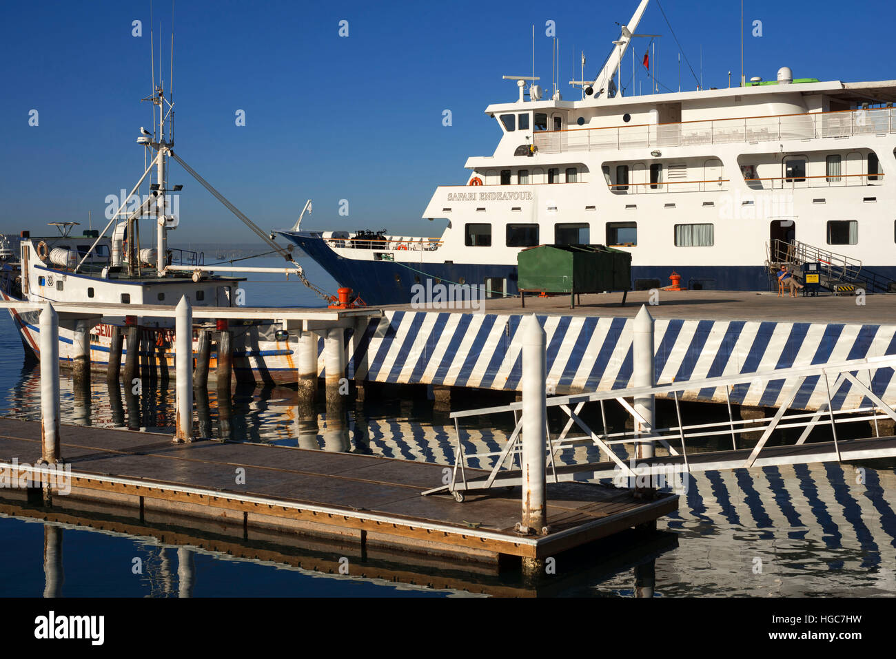 Safari Endeavour Kreuzfahrt in La Paz Hafen, Meer von Cortez, Baja California, Mexiko verankert. Stockfoto