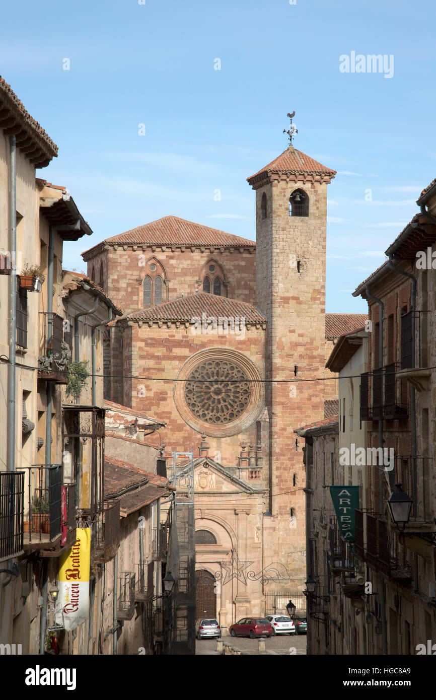 Calle Calle Mayor und Domkirche in Siguenza; Guadalajara; Spanien Stockfoto