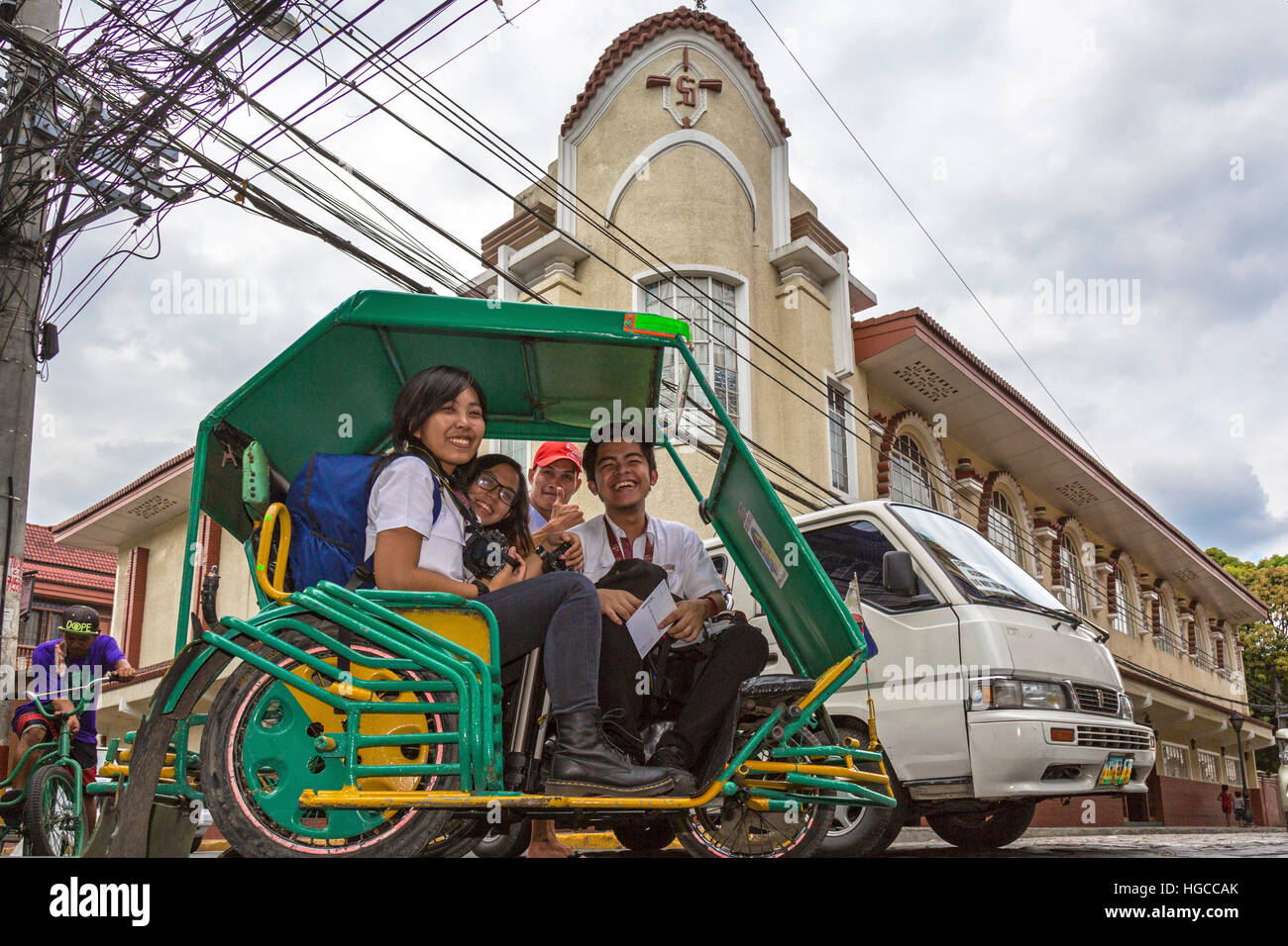 Touristen in Filipino Dreirad, Intramuros, Manila, Philippinen ...