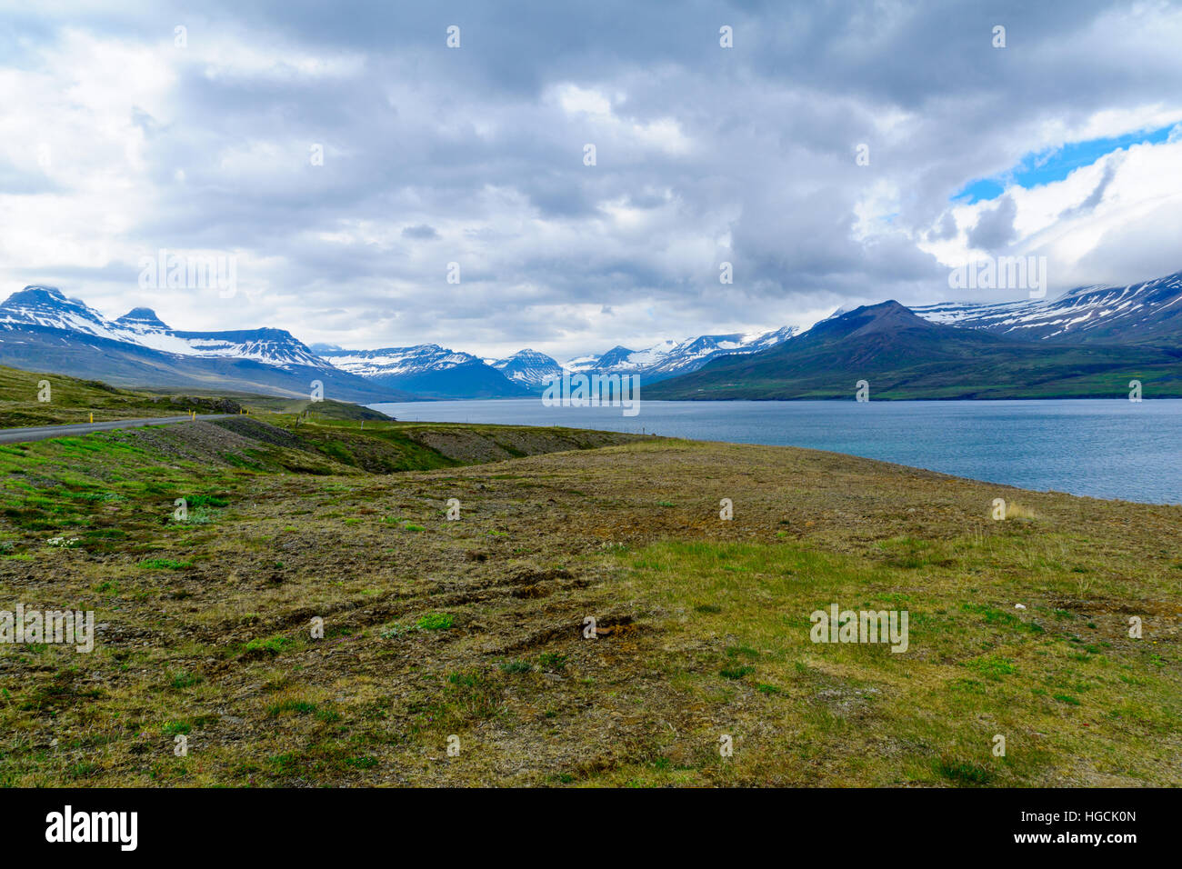 Küste und Landschaft in der Region Ost Fjorde, Island Stockfoto