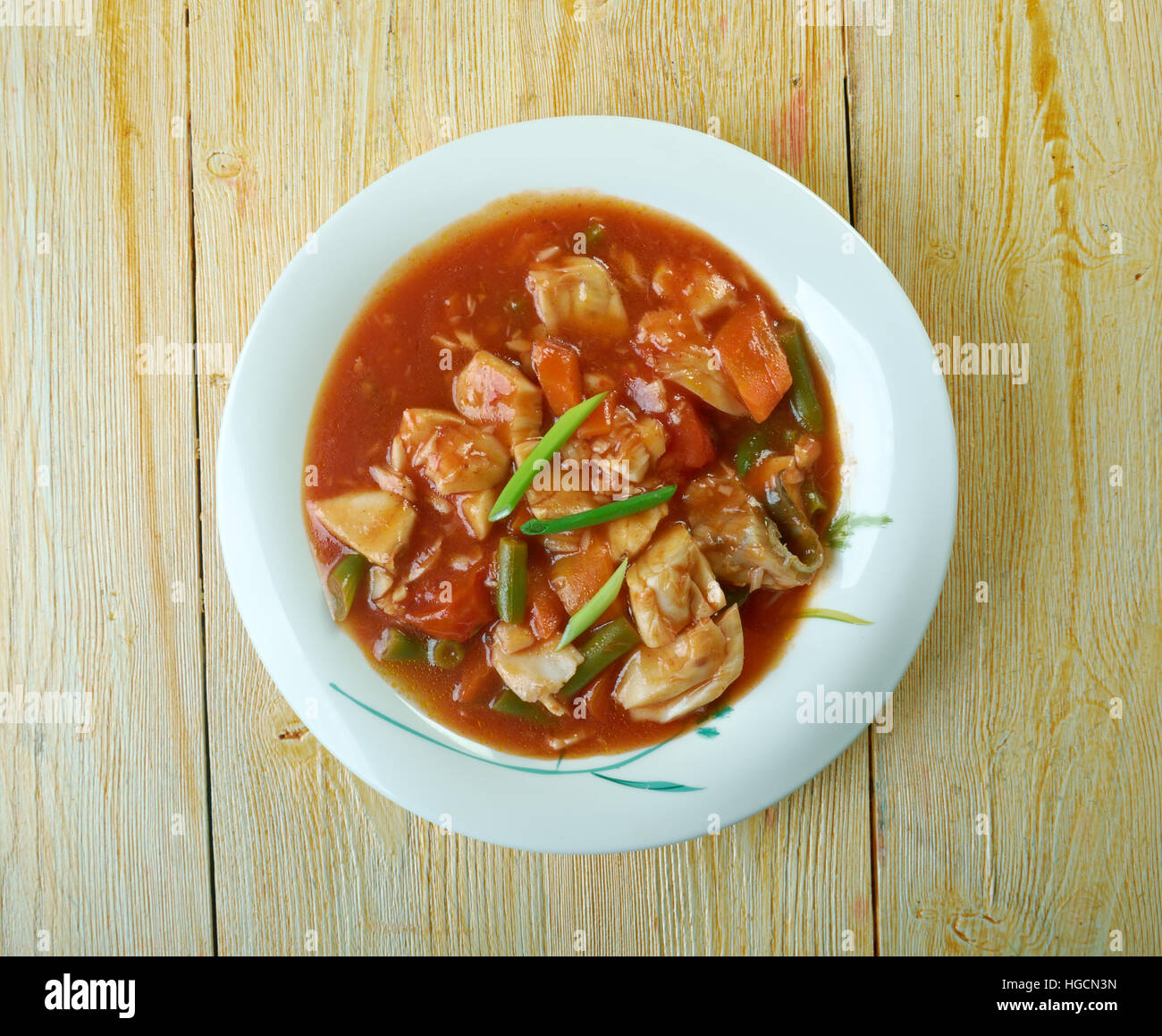 Maryland Krabbensuppe. Ostküste-Krabbensuppe mit klobigen Stücke Tomaten, Kartoffeln, Gemüse und Krabben Stockfoto