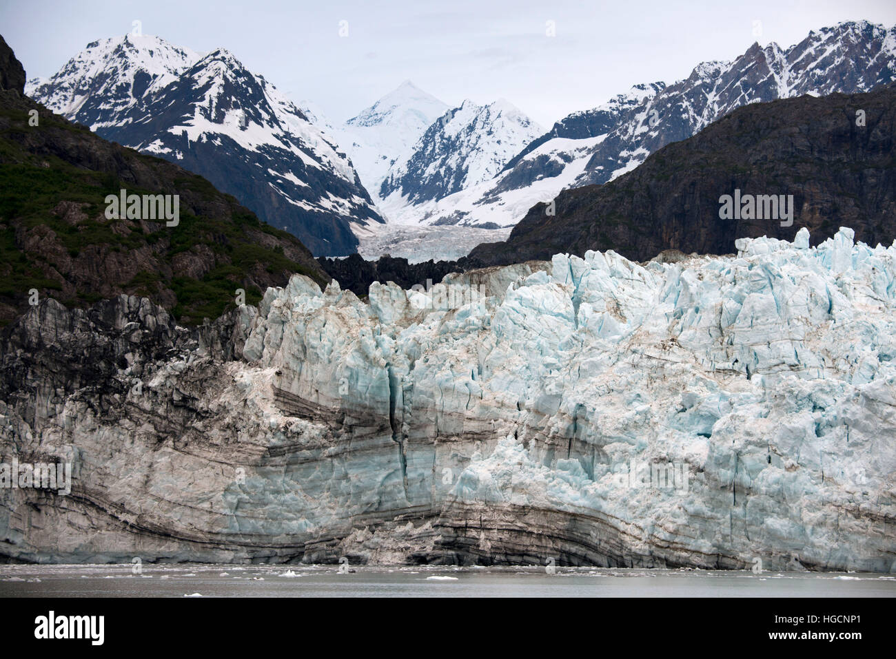 Margerie Gletscher und Mount Fairweather im Glacier Bay Nationalpark Alaska USA. Tarr Inlet im Glacier Bay National Park. Margerie-Gletscher ist eine 21- Stockfoto