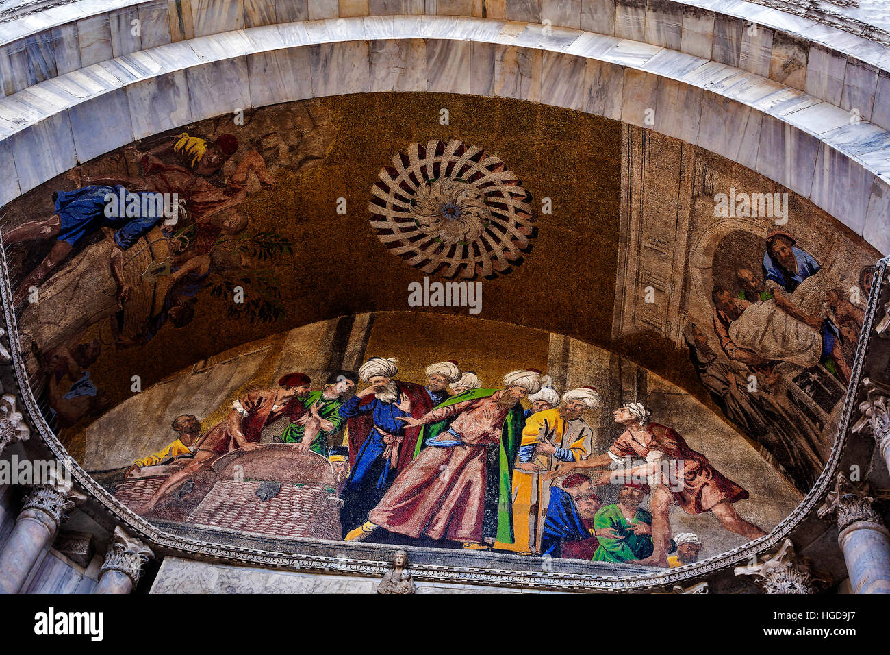 Wandbild am Eingang der Basilika von San Marco Venedig Italien Stockfoto
