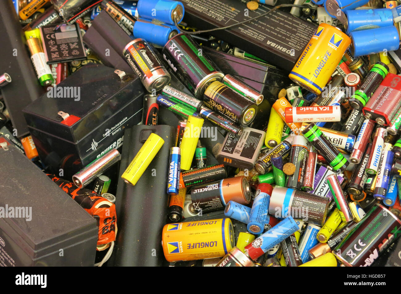 ALTE Batterien zum recycling an einem hin- Stockfoto