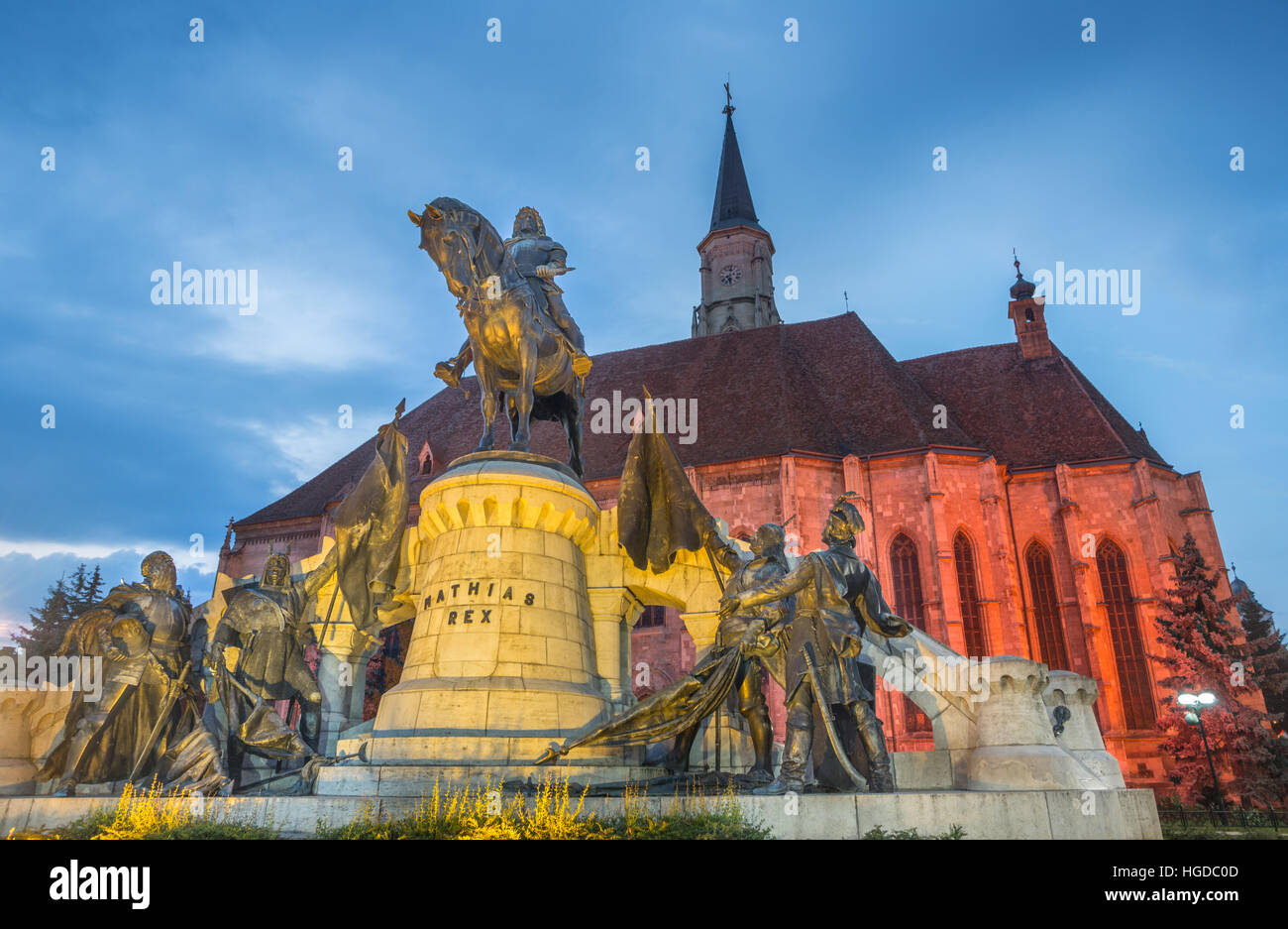 Rumänien, Transsilvanien, Cluj-Napoca Stadt, Mathia Rex Denkmal, St. Michaelskirche, Unirii Platz Stockfoto