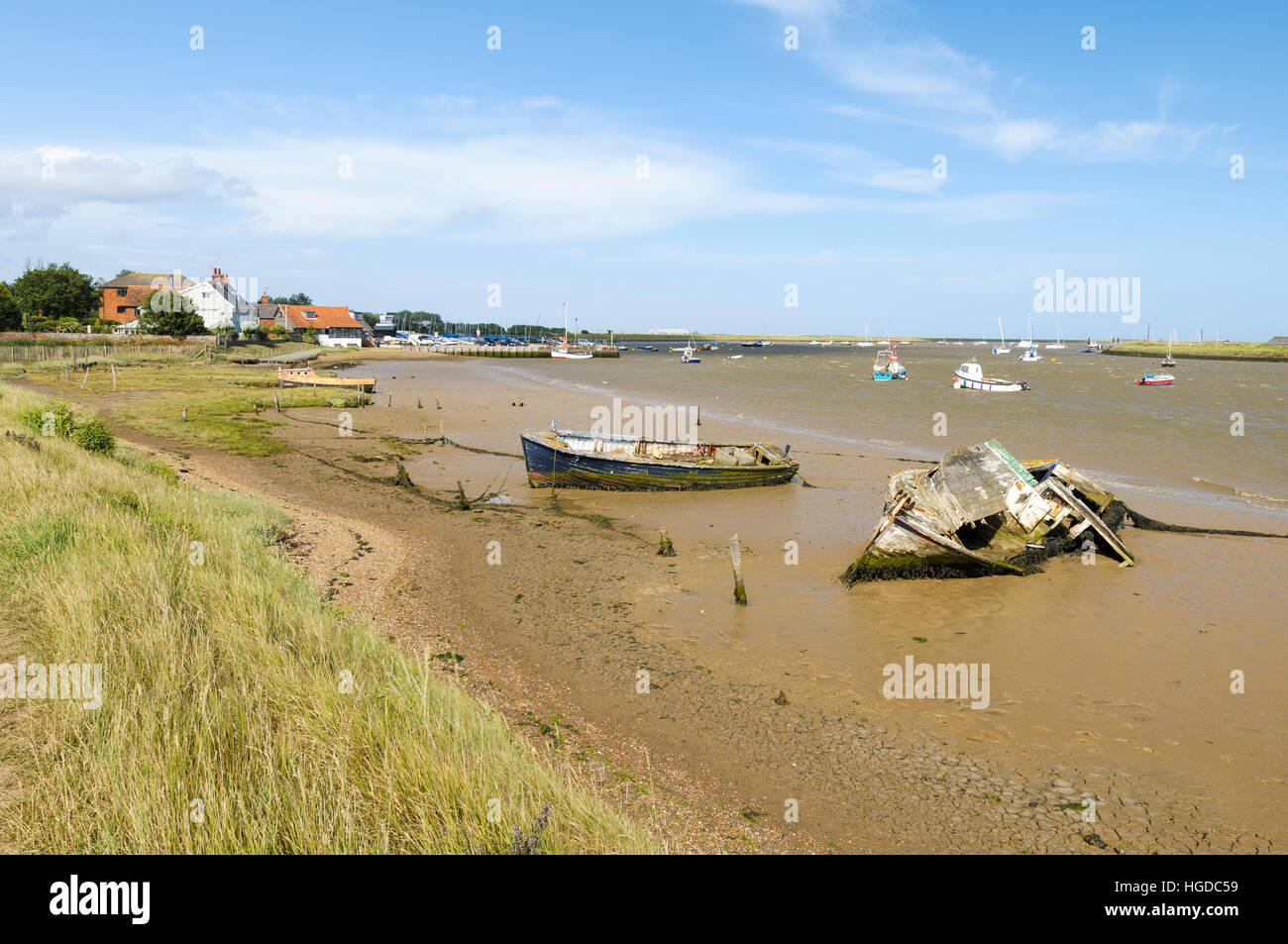 Verlassene Boote, Fluss Erzen in der Nähe von Orford, Suffolk, England, UK Stockfoto