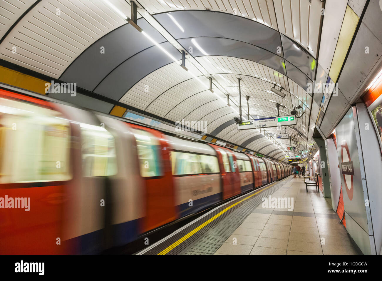 England, London, u-Bahnstation und Bahnhof Stockfoto