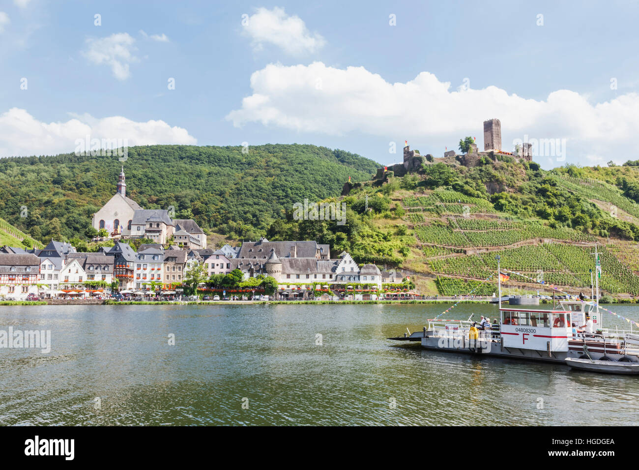 Deutschland, Rheinland-Pfalz, Mosel, Beilstein und Burg Metternich Stockfoto