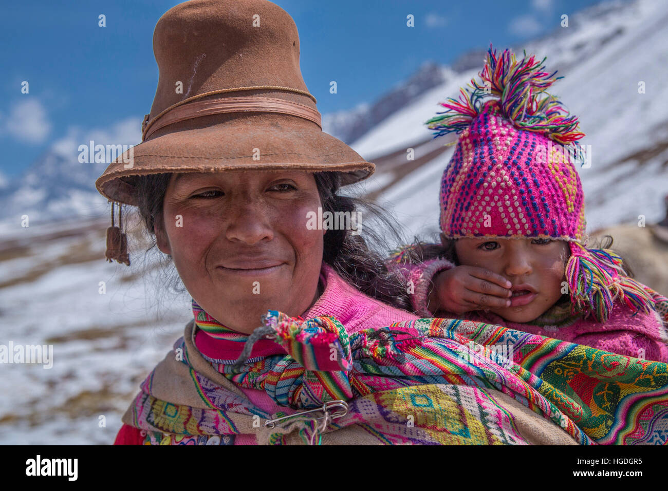 Sherpas während eines Ausflugs in die Regenbogen-Berge in der Nähe von Checacupe, Stockfoto