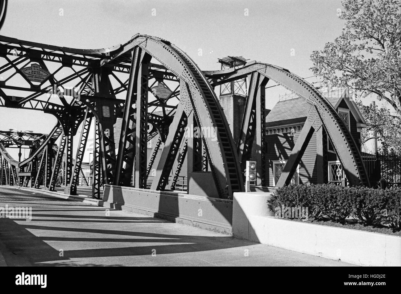 Im Jahre 1902 eröffnet, ist die Cortland St. Brücke in Chicago den Originalstil fixiert Schwenkzapfen Klappbrücke Chicago. Stockfoto