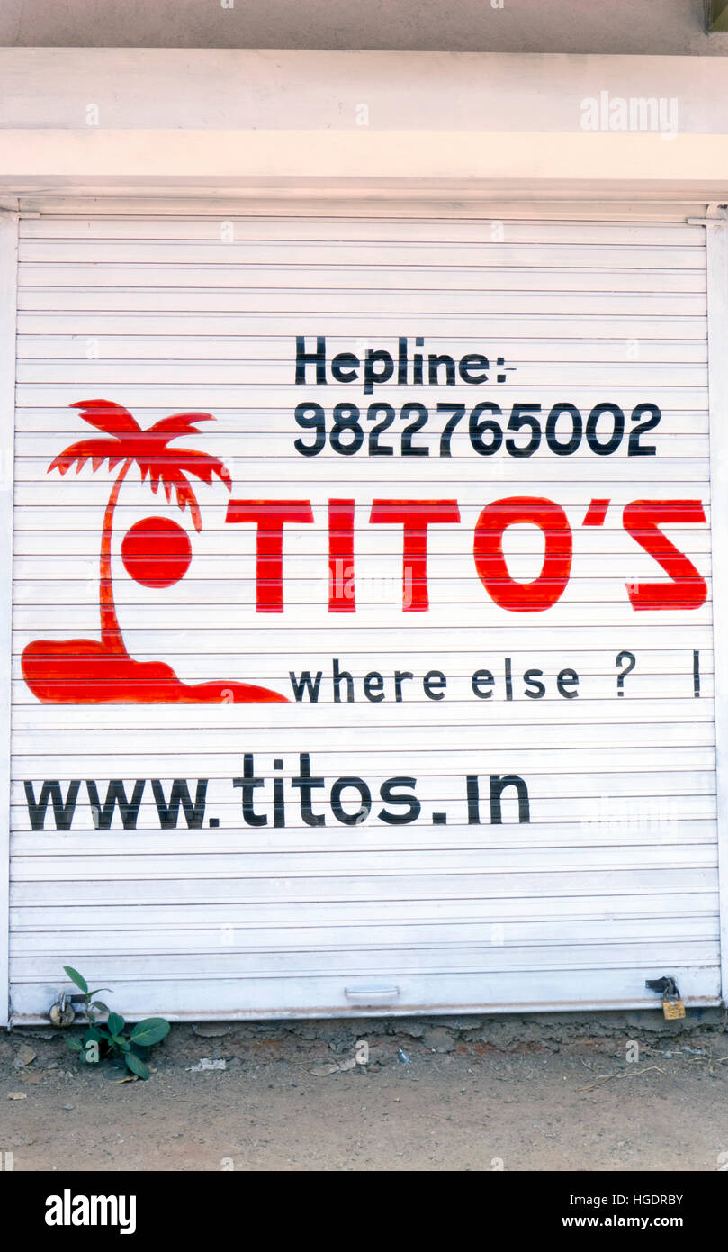 Handbemalte Werbung für bekannte Titos Nachtclub Goa Indien Stockfoto