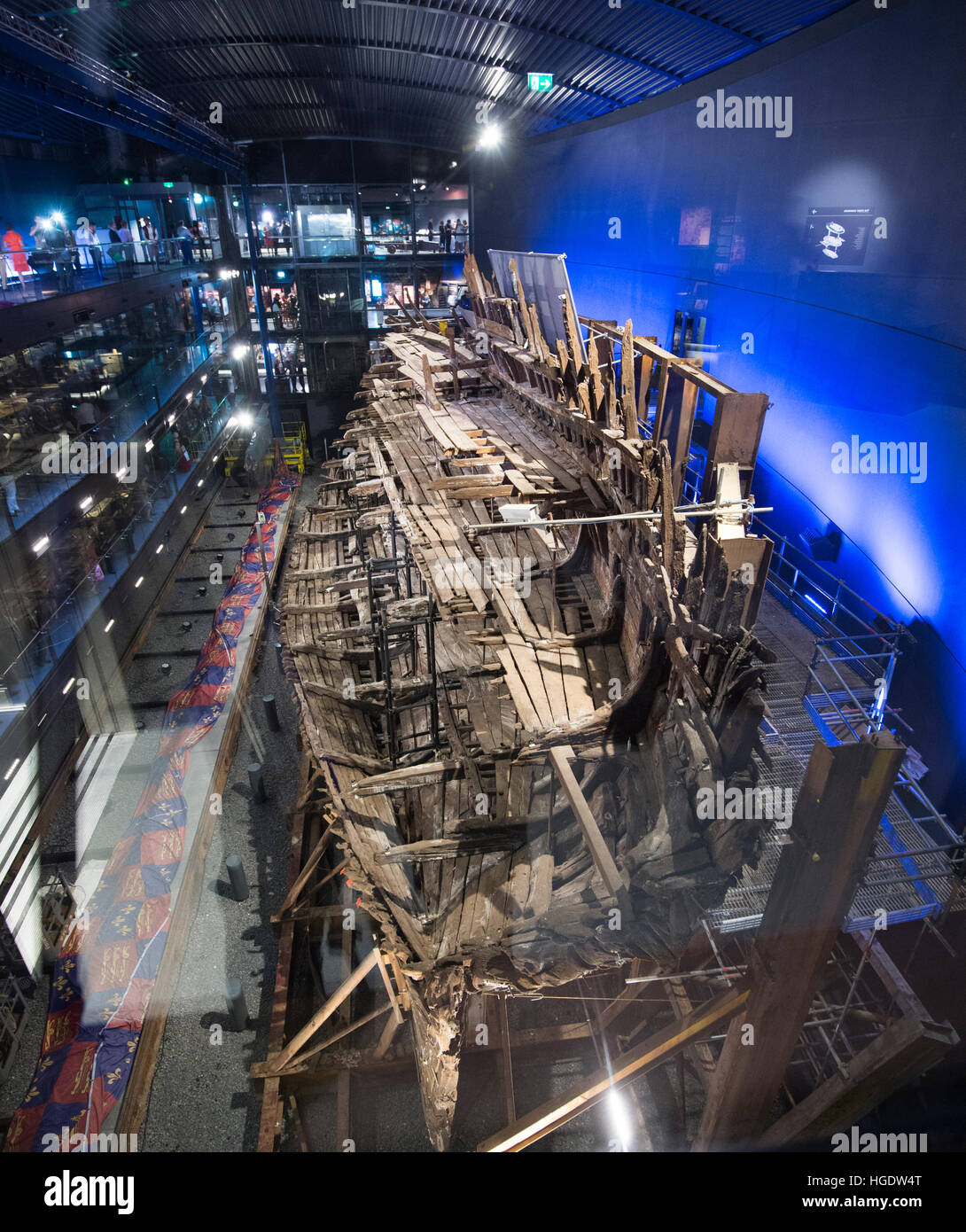 Mary Rose ist a16th Jahrhundert Kriegsschiff im Portsmouth Historic Dockyard ausgestellt Stockfoto