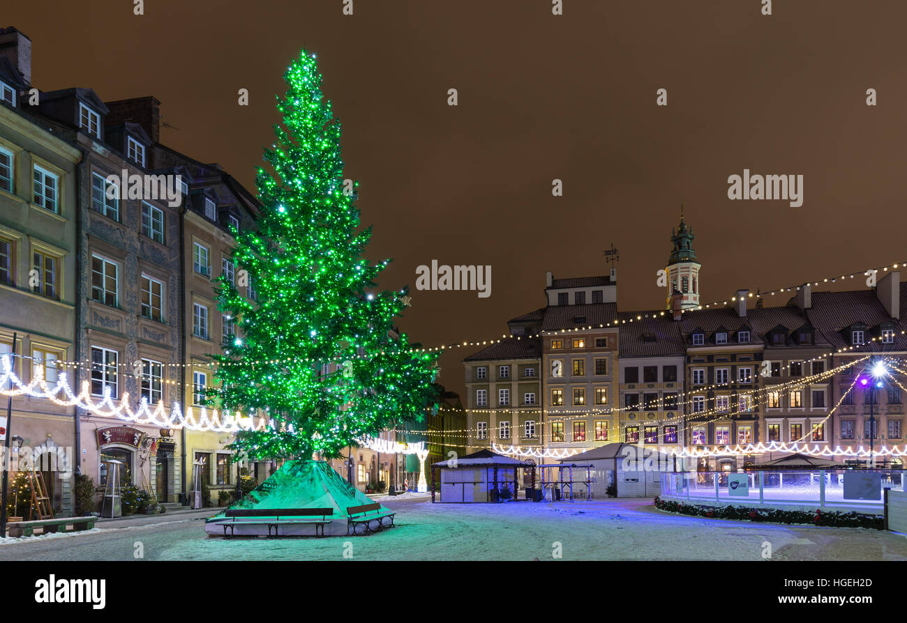 Warschau, Altstadt, Polen 5. Januar 2017. Weihnachts-Dekorationen auf die Altstadt in Warschau. Altstädter Ring. Stockfoto