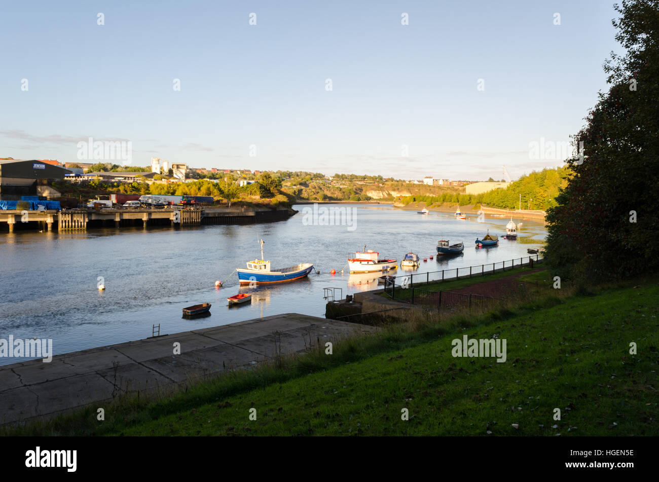 Blick nach Osten hinunter den Fluß tragen unterhalb der Königin Alexandra Bridge, Sunderland Stockfoto