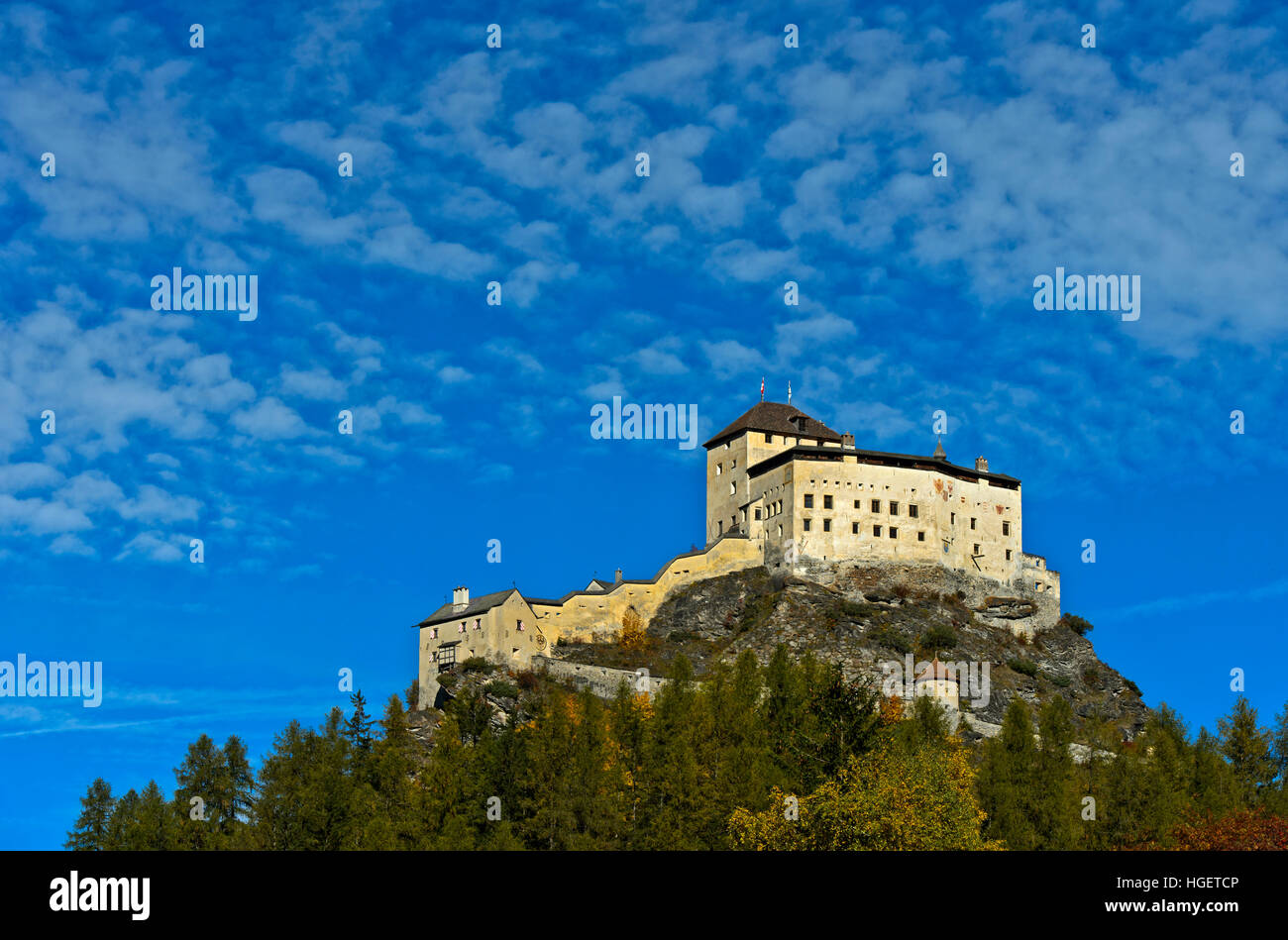 Schloss Tarasp, Tarasp, Unterengadin, Graubünden, Graubünden, Schweiz Stockfoto