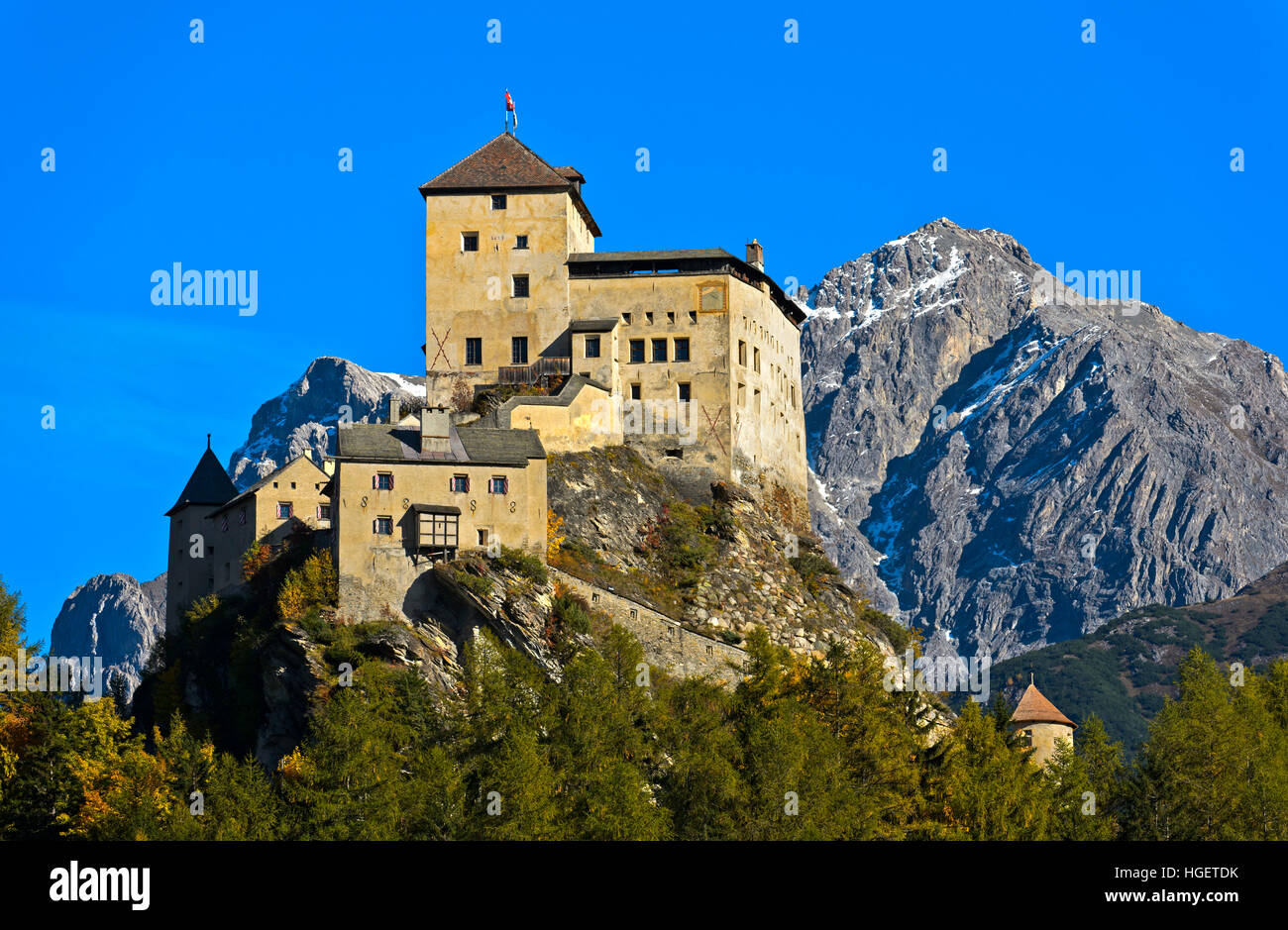 Schloss Tarasp, Tarasp, Unterengadin, Graubünden, Graubünden, Schweiz Stockfoto