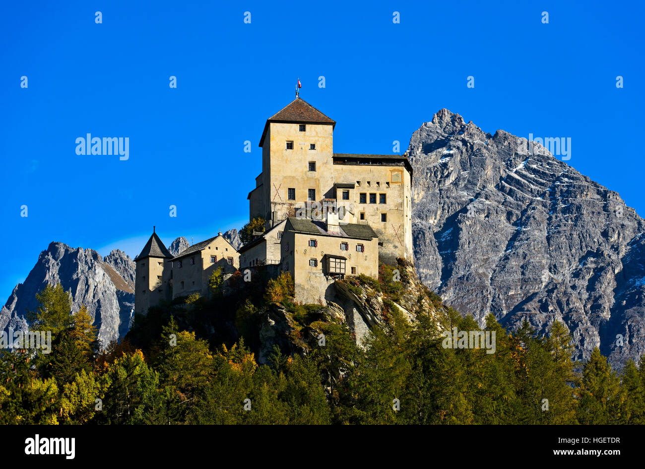 Schloss Tarasp, Tarasp, Unterengadin, Graubünden, Graubünden, Schweiz Stockfoto