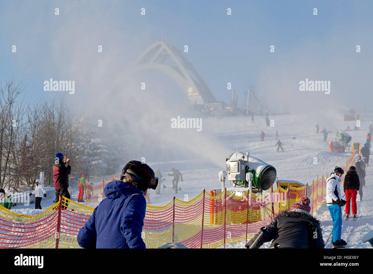 Schneeerzeuger, St. Georg-Sprungschanze, Winterberg, Sauerland, Northrhine Westfalia, Deutschland Stockfoto