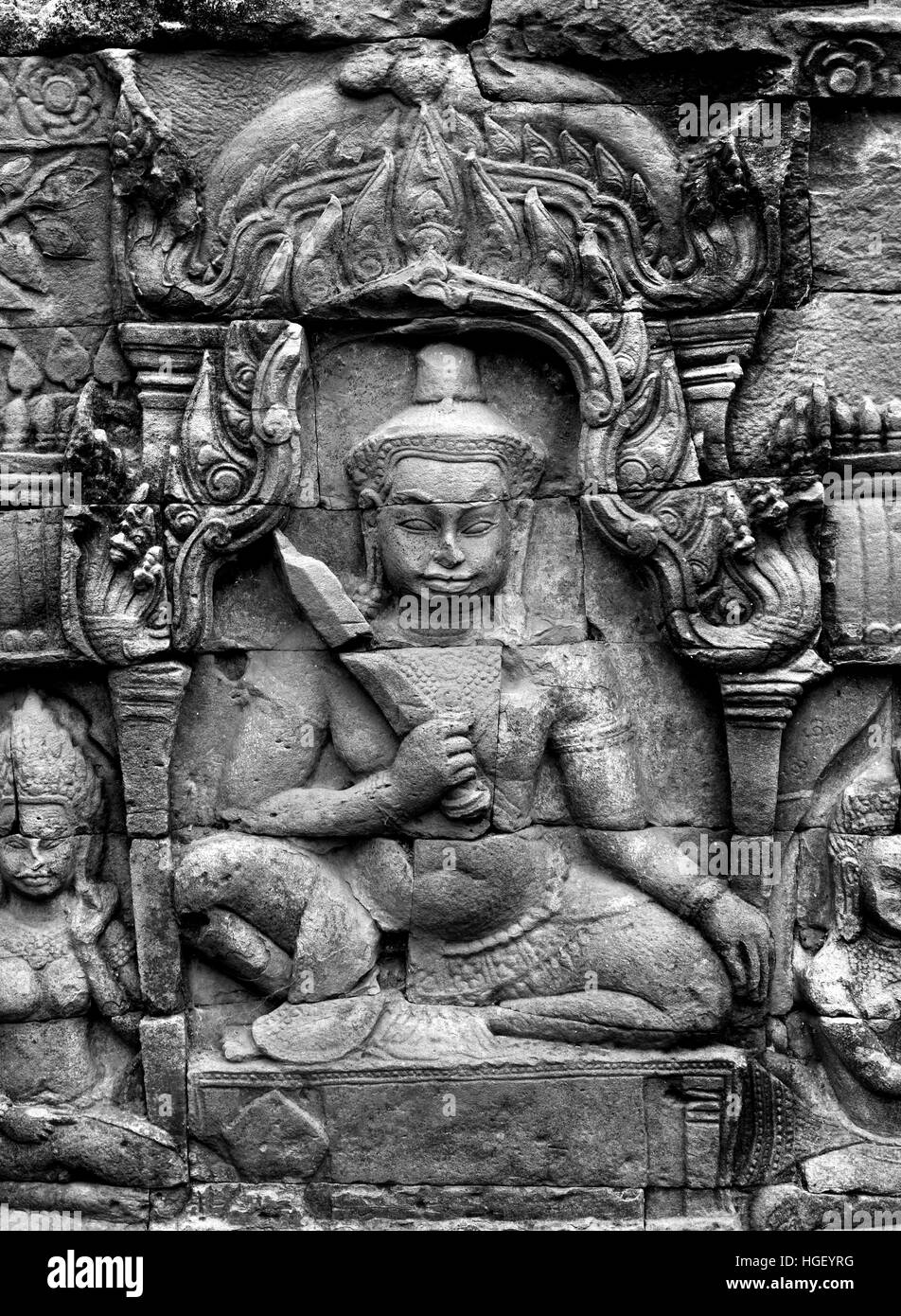 Die Terrasse des Lepra-Königs befindet sich in der nordwestlichen Ecke des Royal Square von Angkor Thom, Kambodscha. Es entstand im Bayon-Stil unter Jayavarman VII, obwohl der moderne Name leitet sich von 15. Jahrhundert Skulptur auf dem Gelände entdeckt. Die Statue zeigt den Hindu-Gott Yama, dem Gott des Todes (Angkor Komplex verschiedene archäologische Hauptstädte Khmer Reich 9-15. Jahrhundert Angkor Kambodscha) Stockfoto