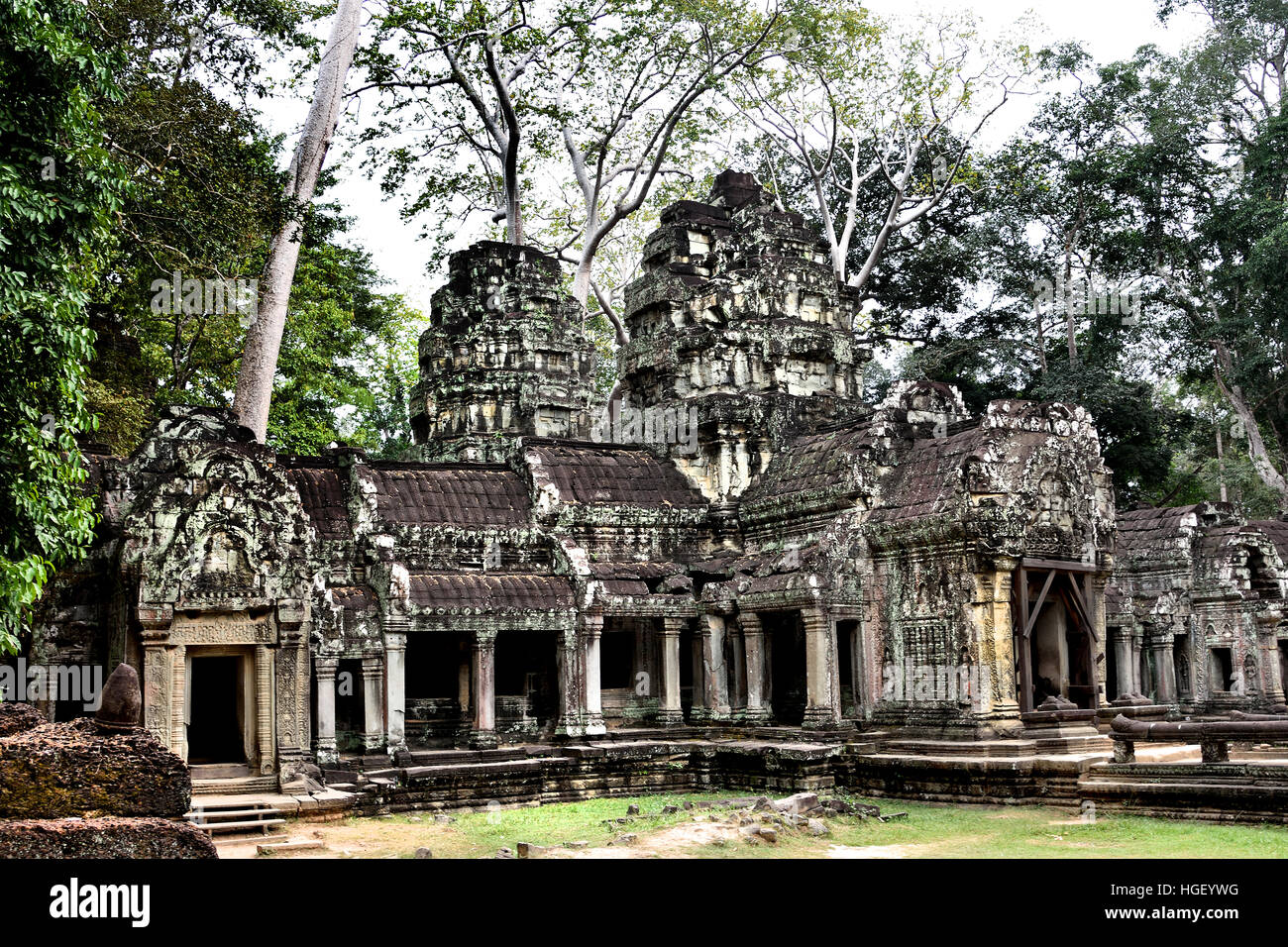 Ta Prohm Kambodscha im Bayon-Stil weitgehend im späten 12. und frühen 13. Jahrhundert erbaut und ursprünglich als Rajavihara. (Angkor Komplex verschiedene archäologische Hauptstädte Khmer Reich 9-15. Jahrhundert) Stockfoto