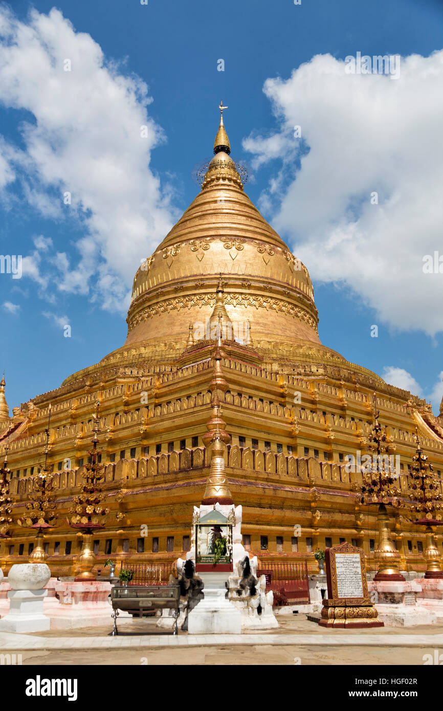 Shwezigon Pagode in Bagan in Myanmar (Burma) Asien Stockfoto