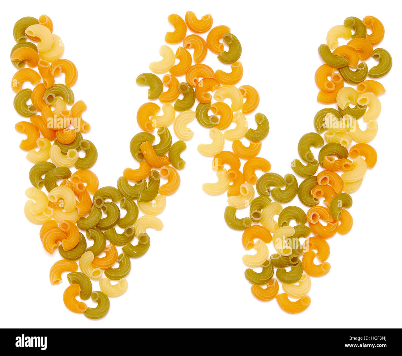 der Buchstabe W Pasta isoliert auf weiss Stockfoto