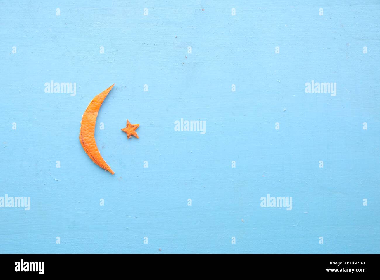 Halbmond und Stern für Ramadan. Kreative Idee. Stockfoto