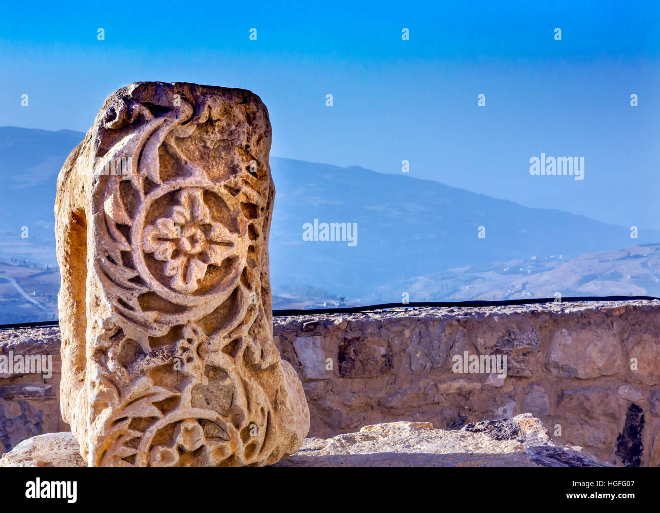 Alten Kreuzfahrerburg Dekoration Stein sehen Sie arabische Festung Zitadelle Kerak Jordan.  Alten Kreuzfahrerburg, gebaut im Jahre 1142. Stockfoto