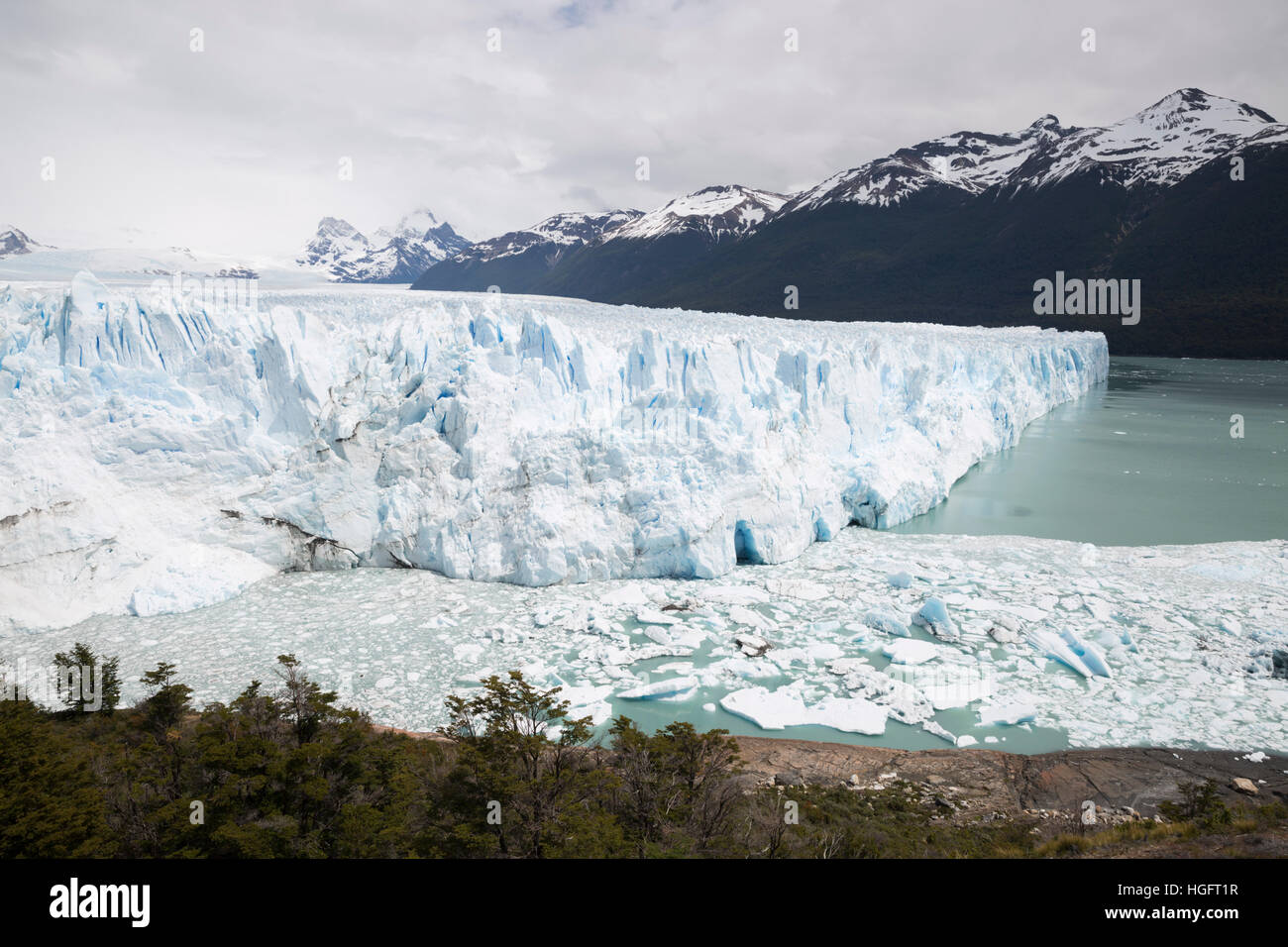 Perito Moreno-Gletscher am Lago Argentino, El Calafate, Parque Nacional Los Glaciares, Patagonien, Argentinien, Südamerika Stockfoto