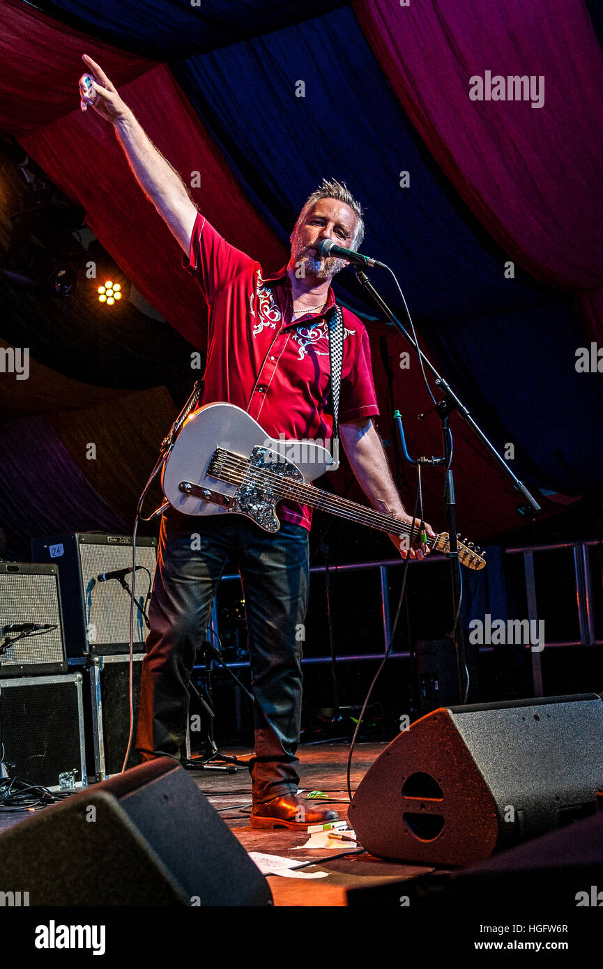 Billy Bragg auf der Bühne Moseley Folk Festival Stockfoto