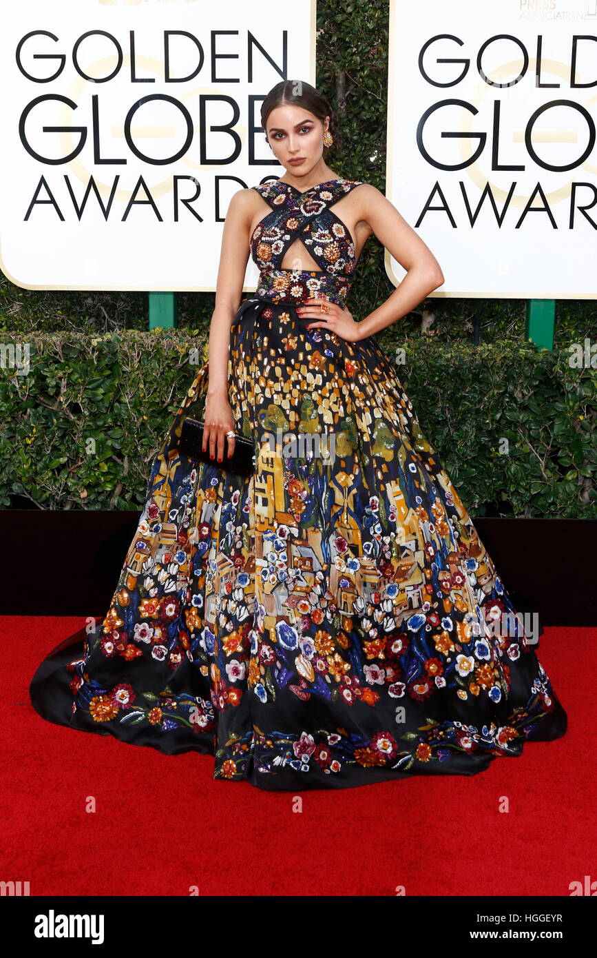 Beverly Hills, uns. 8. Januar 2017. Olivia Culpo kommt bei der 74. Annual Golden Globe Awards, Golden Globes in Beverly Hills, Los Angeles, USA, im 8. Januar 2017. Foto: Hubert Boesl - NO-Draht-SERVICE - Foto: Hubert Boesl/Dpa/Alamy Live News Stockfoto