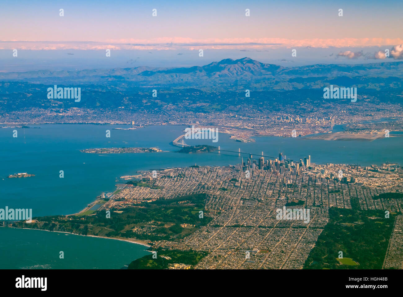 Luftaufnahme des San Francisco downtown Stadtbild mit Mt Diablo, Kalifornien Stockfoto