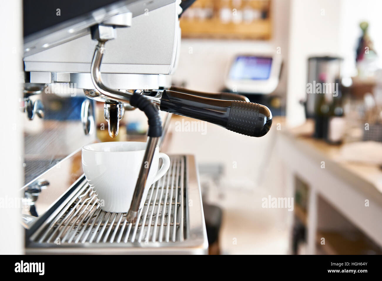Kaffeemaschine in der Cafébar Stockfoto