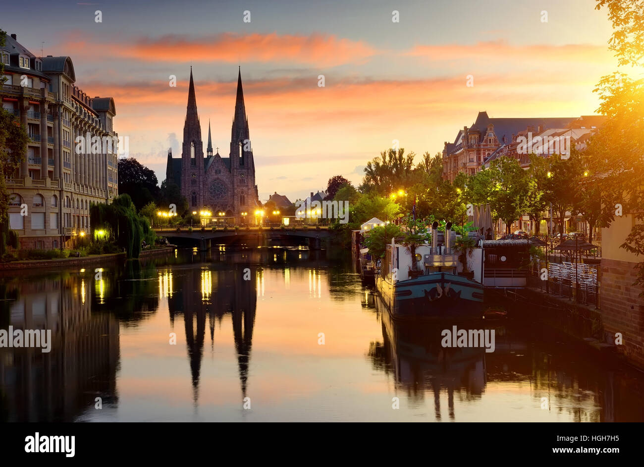 Reformierte Kirche von Str. Paul in Straßburg bei Sonnenaufgang, Frankreich Stockfoto