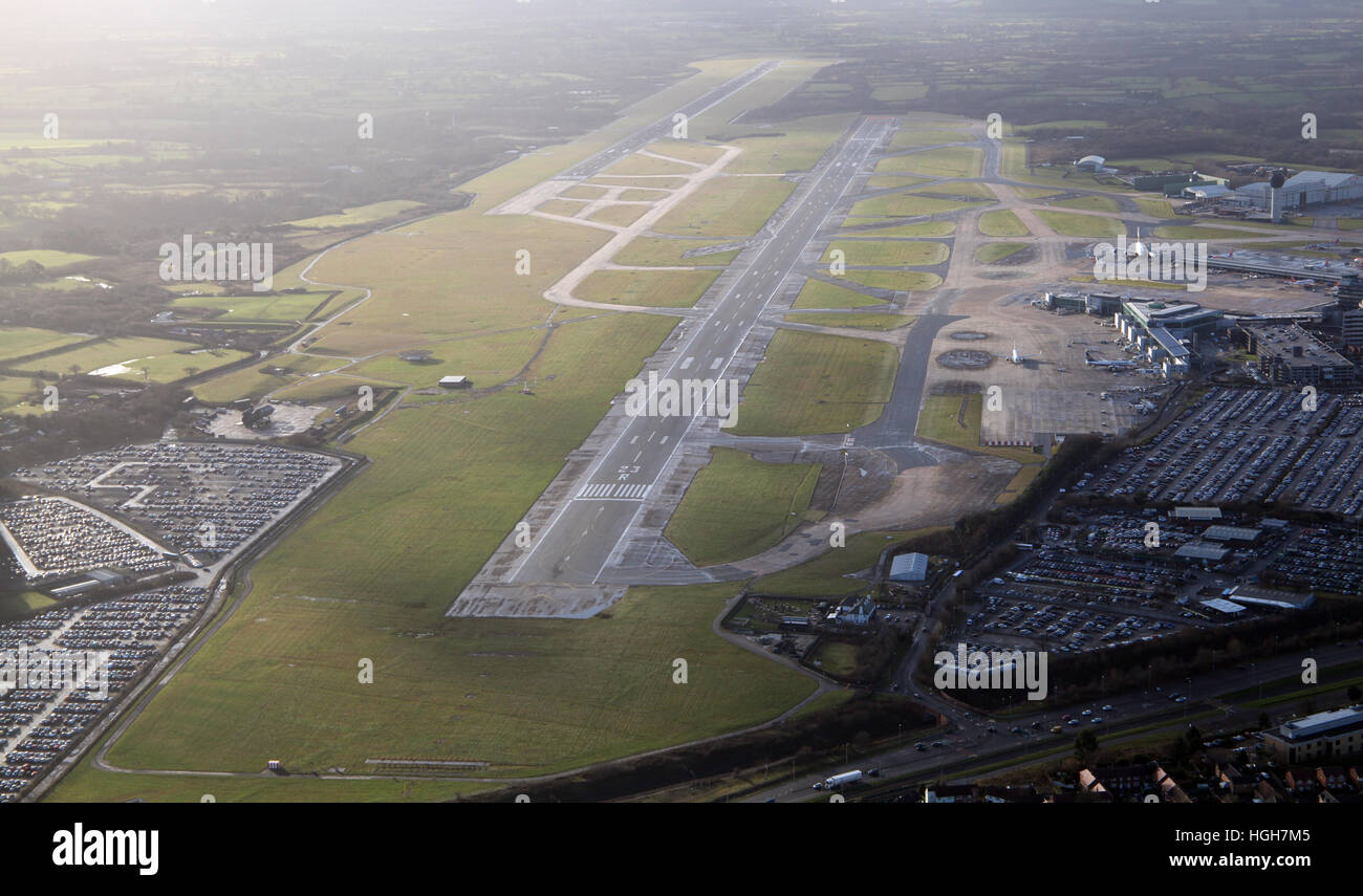 Luftbild von der Hauptbahn am Flughafen Manchester, UK Stockfoto