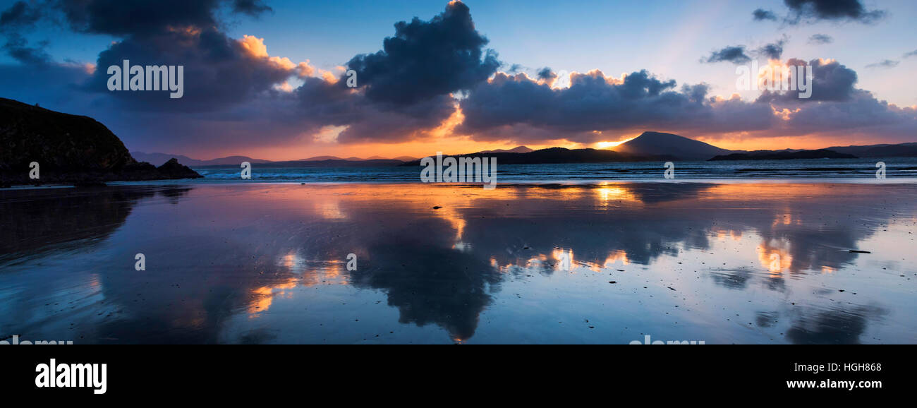 Winter-Sonnenuntergang am Downings Strand Rosguill Sheephaven Donegal Stockfoto