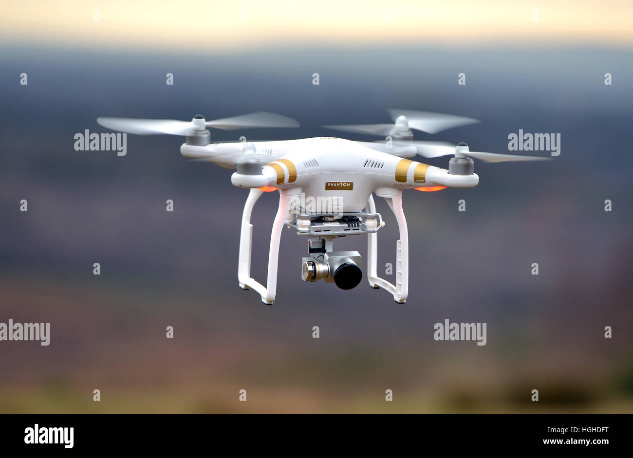 Drone im Flug - DJI Phantom 3 Stockfoto