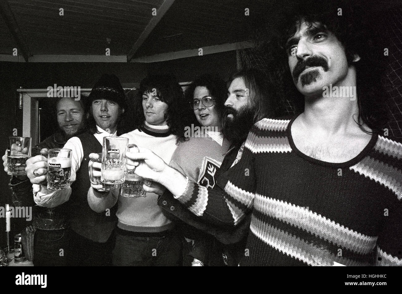 FRANK ZAPPA U.S. Sänger und Musiker zusammen mit der Mütter der Erfindung 1971 Stockfoto