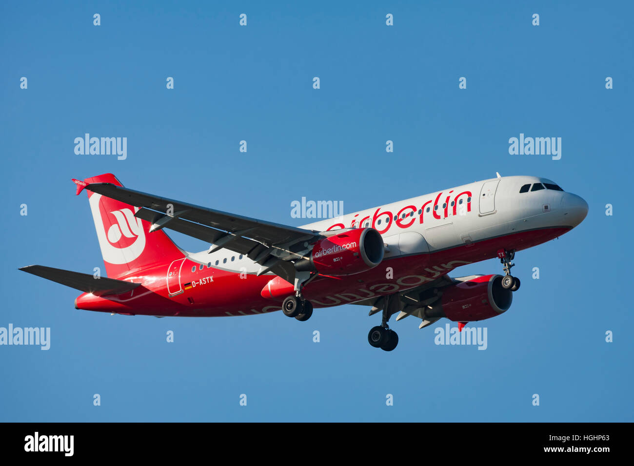 AirBerlin-Verkehrsflugzeug, die Landung in Kopenhagen Stockfoto