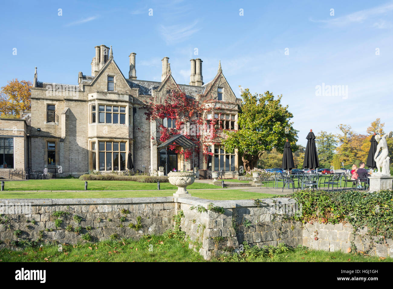 Viktorianische Herrenhaus auf Foxhills Club & Resort, Stonehill Road, Ottershaw, Surrey, England, Vereinigtes Königreich Stockfoto