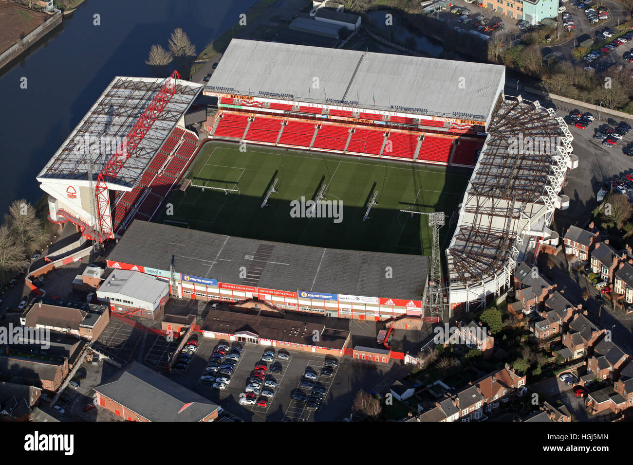 Luftaufnahme von Nottingham Forest FC City Ground-Stadion-Fußballplatz, UK Stockfoto