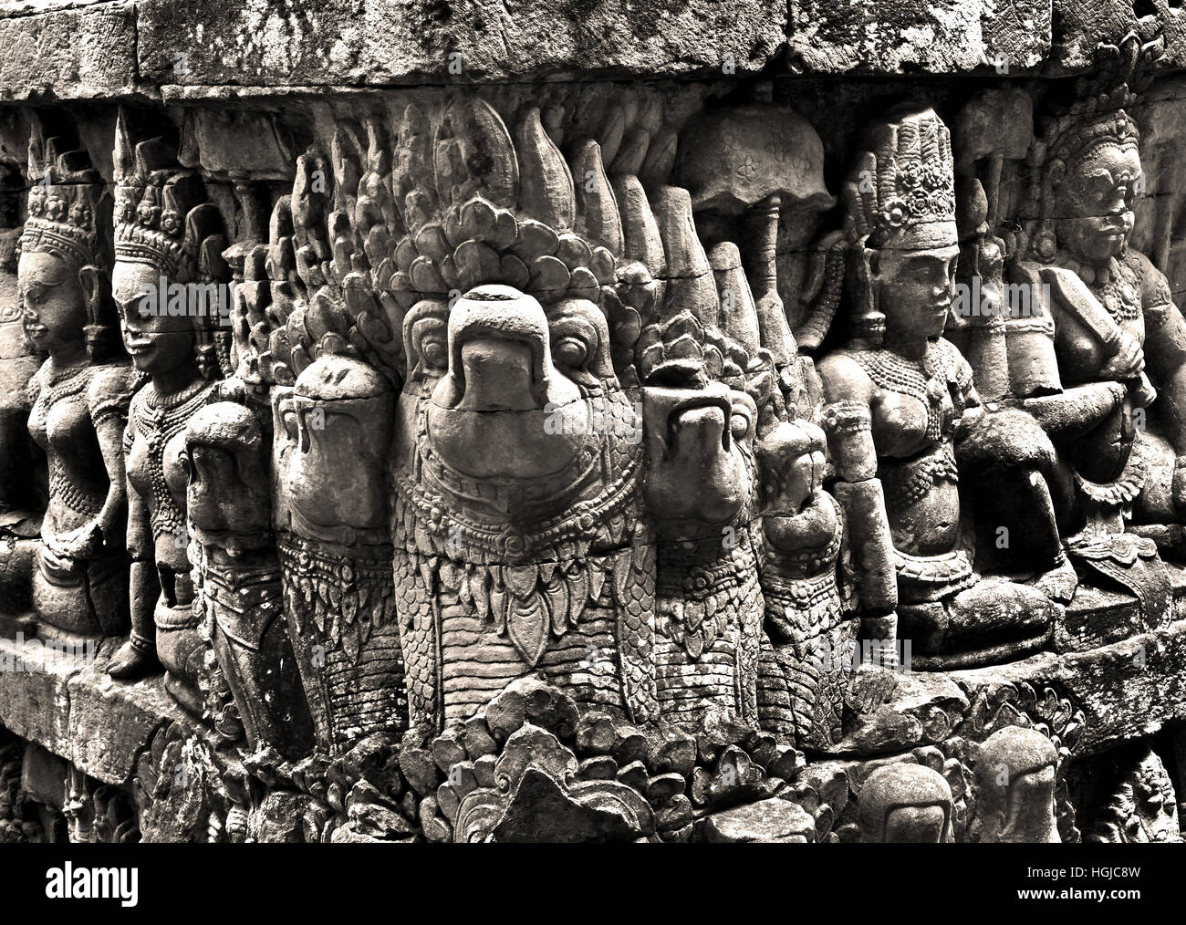 Die Terrasse des Lepra-Königs befindet sich in der nordwestlichen Ecke des Royal Square von Angkor Thom, Kambodscha. Es entstand im Bayon-Stil unter Jayavarman VII, obwohl der moderne Name leitet sich von 15. Jahrhundert Skulptur auf dem Gelände entdeckt. Die Statue zeigt den Hindu-Gott Yama, dem Gott des Todes (Angkor Komplex verschiedene archäologische Hauptstädte Khmer Reich 9-15. Jahrhundert Angkor Kambodscha) Stockfoto
