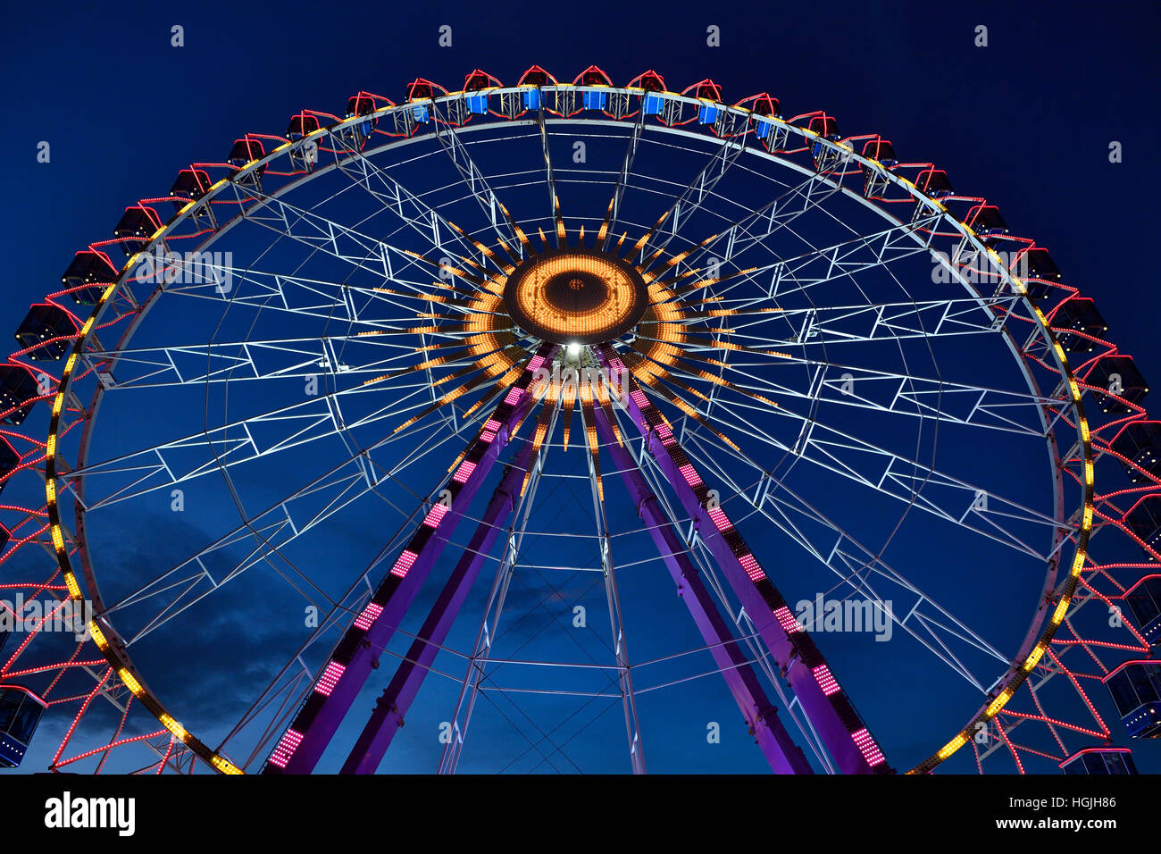 Riesenrad, blaue Stunde, Cannstatter Volksfest, Cannstatter Volksfest, Bad Cannstatt, Stuttgart, Baden-Württemberg, Deutschland Stockfoto