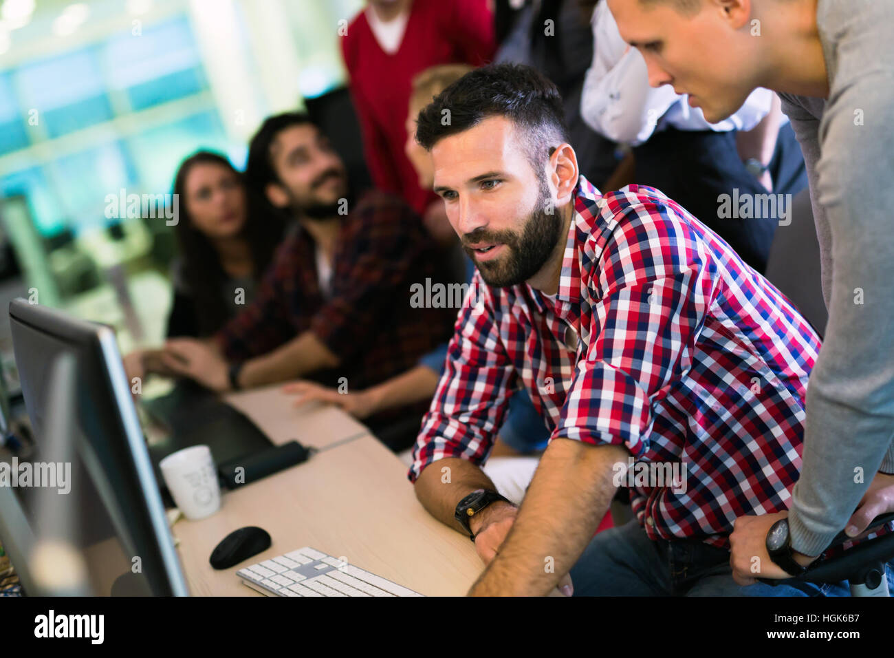 Programmierer arbeiten in einer Software entwickelnde Unternehmen office Stockfoto