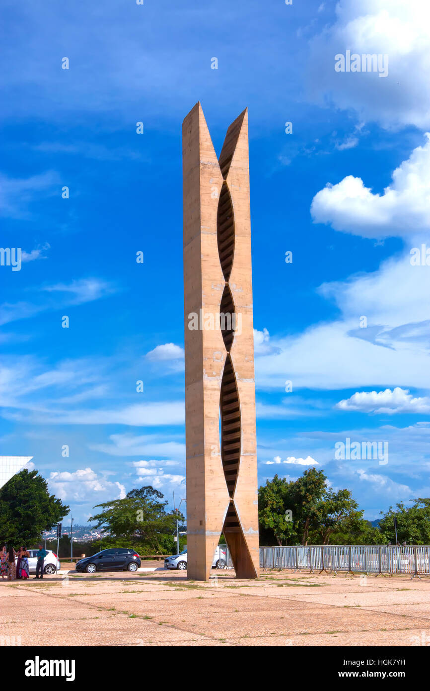 Moderne Skulptur auf dem Platz der drei Gewalten, Brasilia Stockfoto