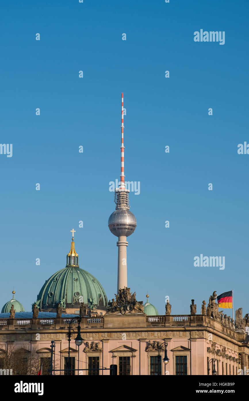 Historische Skyline und Fernsehturm, Berlin, Deutschland Stockfoto
