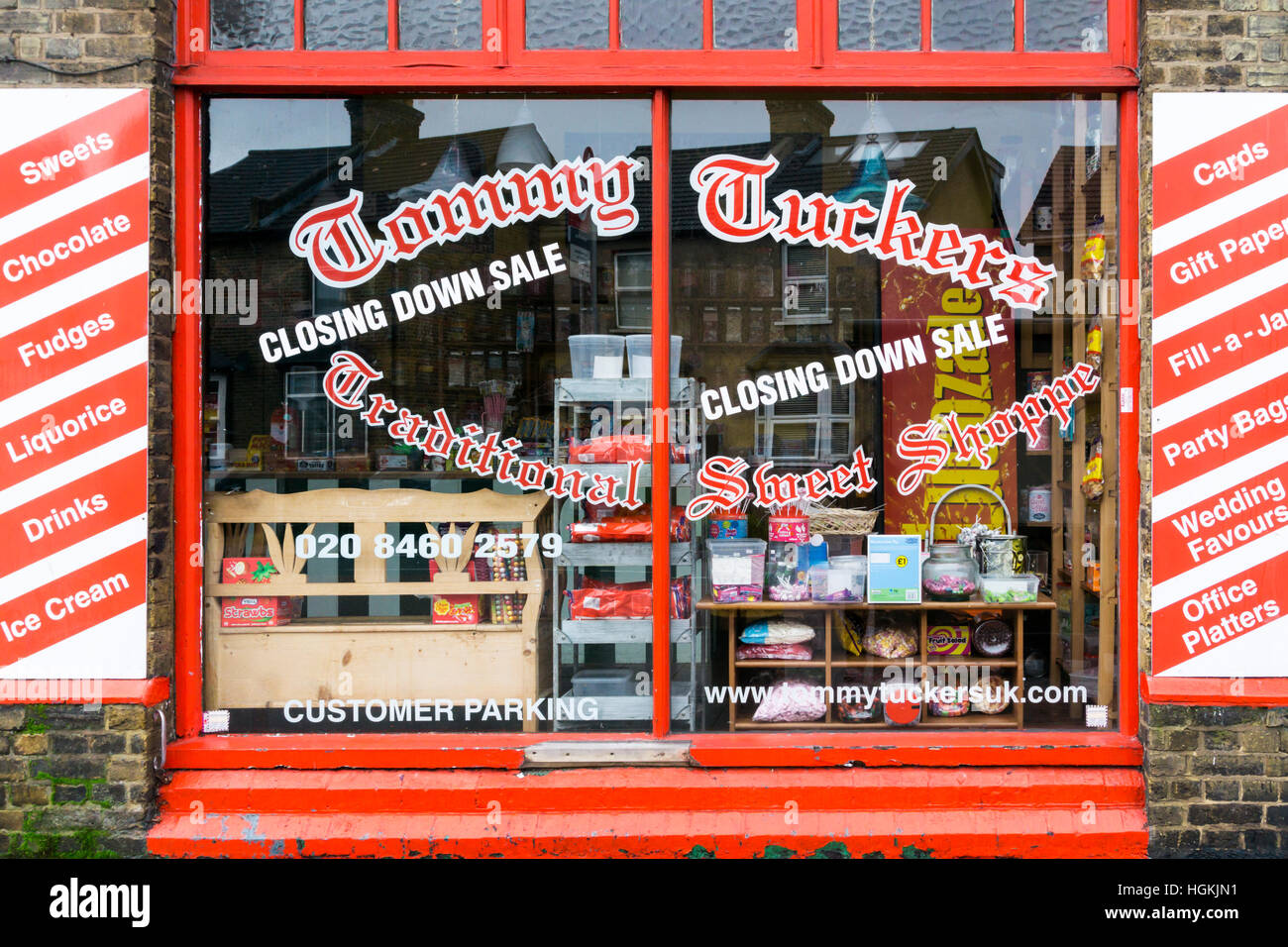 Verkauf an Tommy Schließung Tuckers traditionelle süße Shoppe. Stockfoto